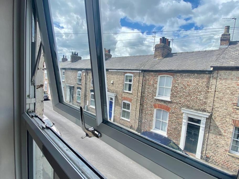 Comfy Home Within City Wall, 10 Mins Walk To Centre, Attractions & Railway Station York Exterior photo